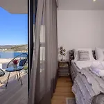 Сasa de vacaciones Luxurious Home In Razanj *
