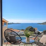 Luxurious In Holiday home