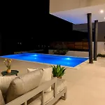 Luxurious Home In Razanj Ražanj