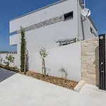 Luxurious In *